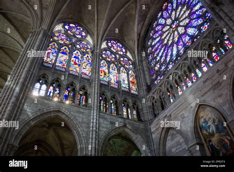 Basilica of Saint-Denis. Interior view Stock Photo - Alamy