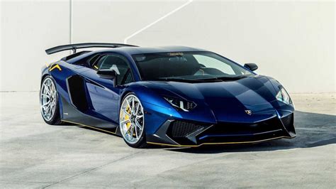 Lamborghini Aventador SV looks extra sleek on 22-inch Vossen wheels