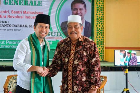 KH Abdul Ghofur Persilahkan OPOP Pergunakan Fasilitas Ponpes Sunan Drajat - UNUSA