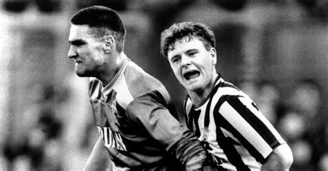 Paul Gascoigne Vinnie Jones - Der berühmteste Griff in die Eier Vinnie Jones und ...