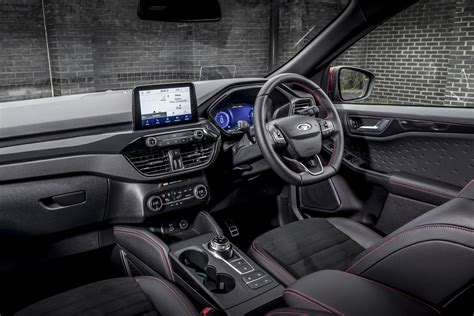 Ford Kuga Plug-In Hybrid interior & comfort | DrivingElectric