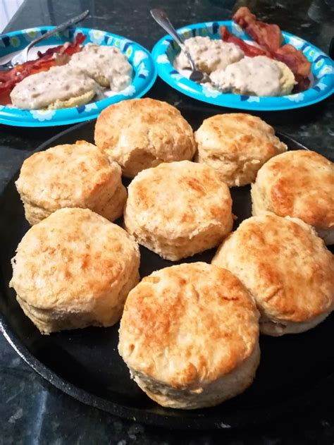 [Homemade] Buttermilk Biscuits and Bacon Gravy | Homemade buttermilk biscuits, Homemade ...