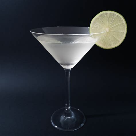 Gimlet Recipe - Cocktails & drinks online - Drinkoteket