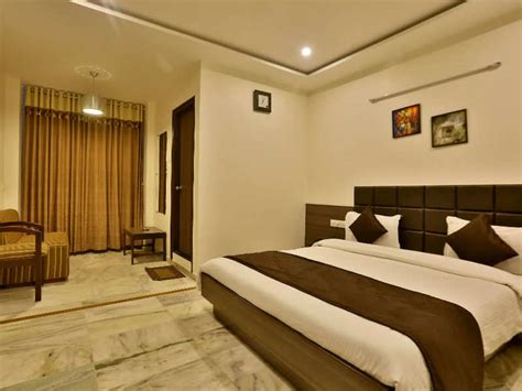 Budget Hotels in Ahmedabad | Ahmedabad Hotels | HappyTrips.com