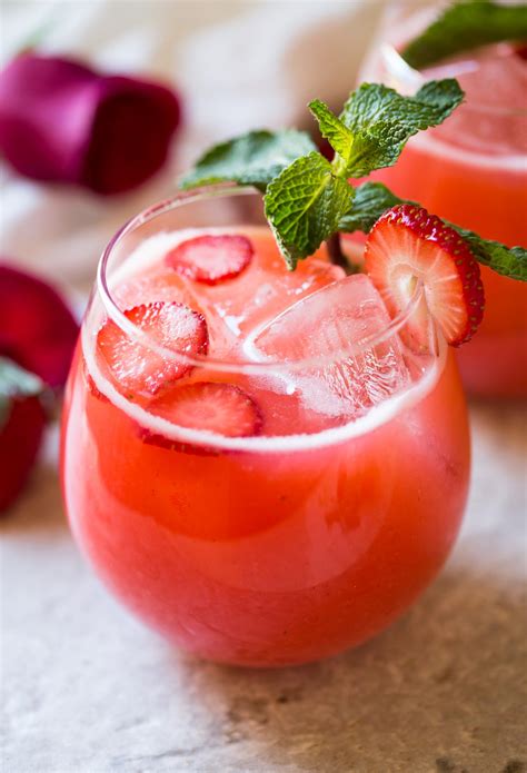 Homemade Fresh Strawberry Lemonade Recipe (Healthy Summer Drink)