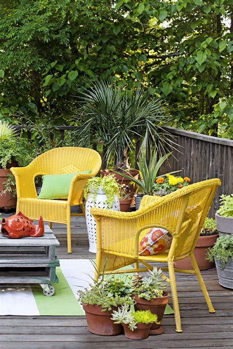 Transform Your Backyard with a Small Deck: 5 Clever Ideas You Can Try Today!