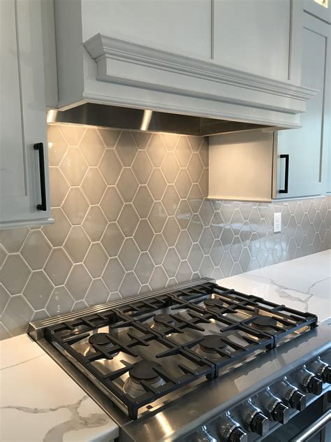 Hexagon backsplash | Hexagon backsplash, Kitchen backsplash designs ...