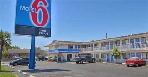 Motel 6 Sued for Sharing `Latino-Sounding' Names With ICE | National Real Estate Investor