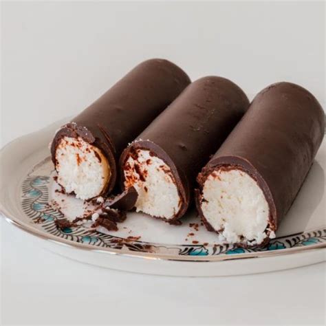 Authentic Recipe Of Túró Rudi. Creamy Hungarian Traditional Chocolate-Curd Cheese. - Agoralia ...