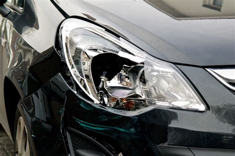 Headlight Replacement & Installation in Portland, OR | CarParts.com