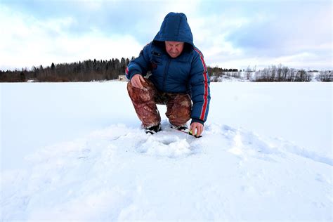 Ice Fishing Technique – Canadian Great Outdoors