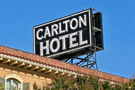 Carlton Hotel, Atascadero, CA | Neon sign on the roof of the… | Flickr