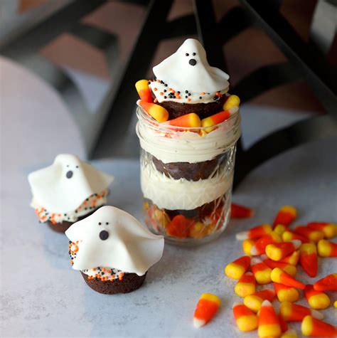 Brownie Bites with Fondant Ghosts – Sugar Bowl Bakery