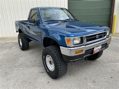 1993 Toyota 4x4 Pickup 5-Speed | Toyota 4x4, Toyota, Classic cars online