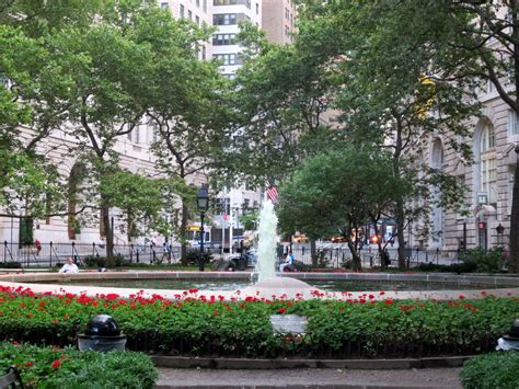 Big Apple Secrets: Bowling Green park. The tale of two monuments. Part 2