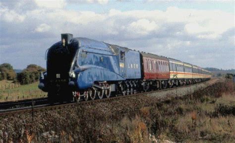 Solve LNER Class A4 4-6-2 4468 Mallard at Banbury in 1986. jigsaw ...