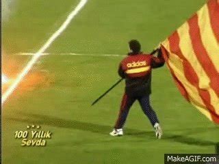 OnThisDay in 1996 when Graeme Souness stuck a Galatasaray flag in Fenerbahce's centre circle ...