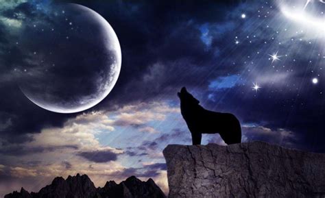 The First Full Wolf Moon 2020 - Why is it called the Wolf Moon and when is going to happen?