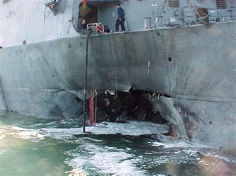 Haze Gray & Underway: USS Cole (DDG 67) - Photos of the Damage