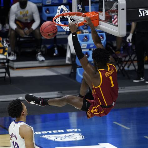 Evan Mobley, No. 6 USC Dominate No. 3 Kansas; Will Face Oregon in Sweet ...