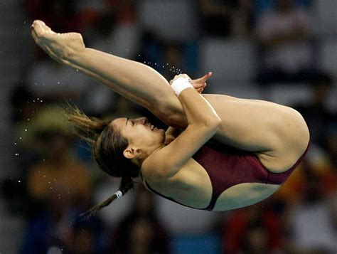 Olympic Physics: Diving and the Moment of Inertia | WIRED