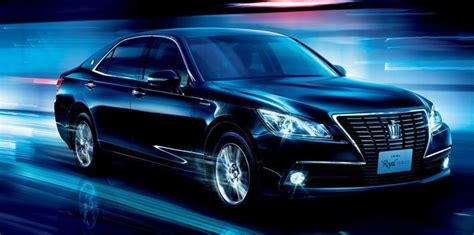 New Toyota Crown Royal Hybrid Front picture, front view photo and Exterior image