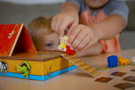 Great Board Games for Three Year Olds - Knowledge and brain activity with fun!!