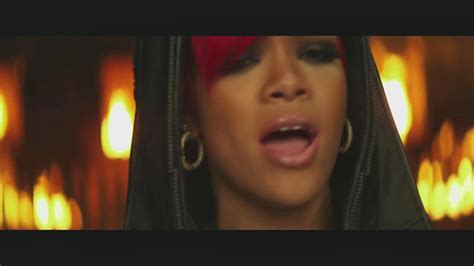 Love The Way You Lie Rihanna Ft Eminem - mehia