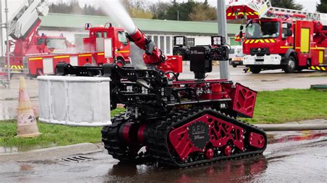 Fire fighting robot - COLOSSUS - YouTube