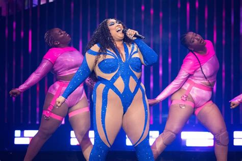 Lizzo Exudes Bombshell Energy in New Empowering Swimsuit Selfies: 'Sex ...