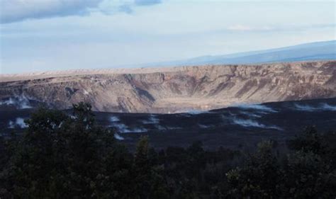 Hawaii volcano eruption: Kilauea’s crater EXPLODES with 5.3 magnitude ...