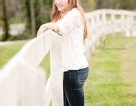 430 Senior Portrait Poses ideas in 2023 | senior portrait poses ...