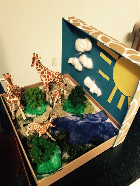 Giraffe Diorama 089 | Kindergarten projects, Habitats projects, Preschool projects