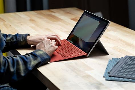 Microsoft Surface Pro 7 vs. Pro 8: what’s the difference? - The Verge