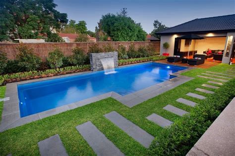 10 Wonderful Minimalist Swimming Pool Design Idea for Narrow Home Land ...