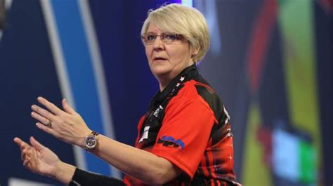 Lisa Ashton sets women's scoring record in UK Open win - BBC Sport