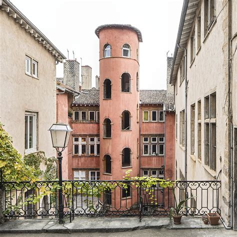 Visite Vieux-Lyon - Traboules | New Generation Guide | Visites guidées à Lyon, Vienne et Beaujolais