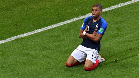 Kylian Mbappe wins World Cup Young Player award - World Cup 2018 ...