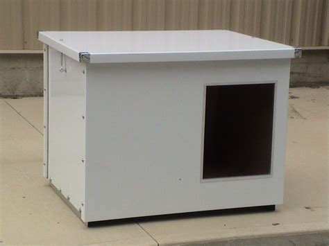 Amazon.com : Insulated Dog House with Aluminum Lining Size: Large (30 ...