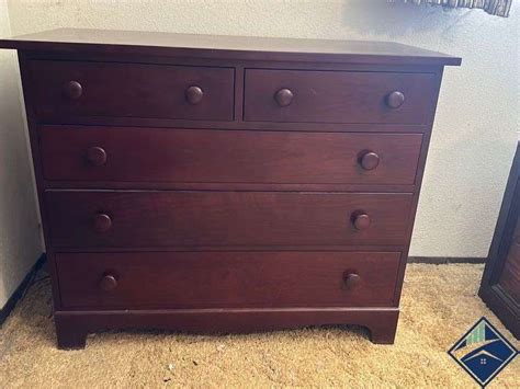 Cherry Wood 5 Drawer Dresser - Estate Details