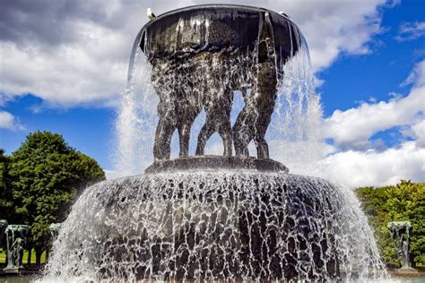 Fountain in the Vigeland Park Oslo Editorial Photo - Image of figure, sculpture: 81856616