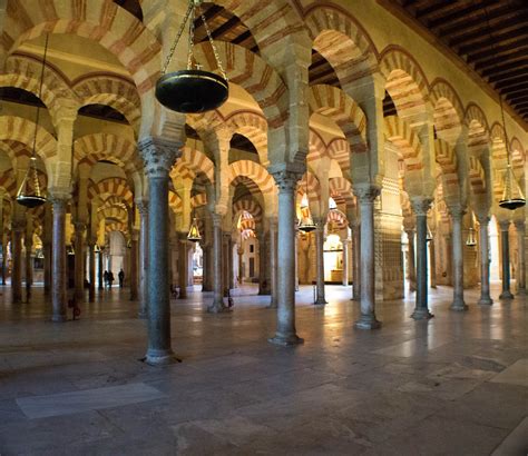 Interior De La Mezquita De Cordoba