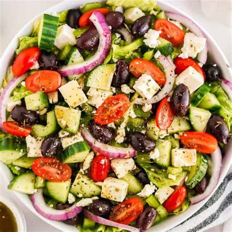 Greek Salad Recipe - The Chunky Chef