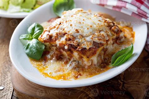 Traditional lasagna with bolognese sauce 15748329 Stock Photo at Vecteezy