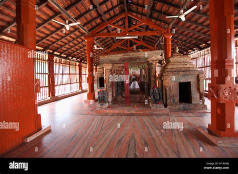 Temple interior,indian hi-res stock photography and images - Alamy