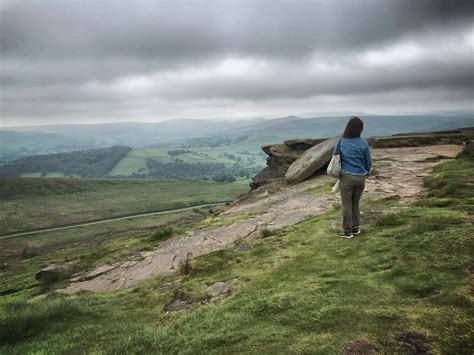 Explore Stanage Edge - LIVE FOR THE HILLS