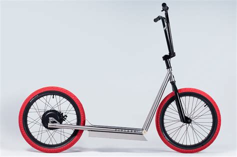 This electric kick bike for young riders combines style, comfort and ...