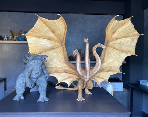 Insane New King Ghidorah (2019) Statue Image