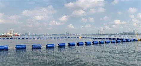 Floating Sea Barrier System / Buoy / Silt Curtain / Oil Boom Works ...