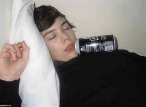 Harry sleeping - One Direction Photo (31335819) - Fanpop